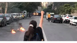 İran’da değişim ve özgürlük için halk ayakta
