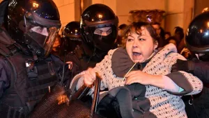 Savaş karşıtlarına gözaltı