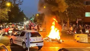 Halk ayakta, rejim pusuda