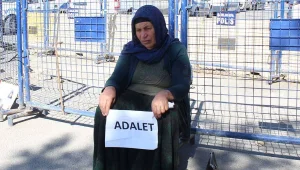 Bariyerler kaldırıldı, araç parkına çevrildi