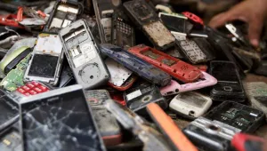 5.3 milyar cep telefonu çöpe atılacak