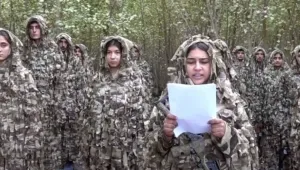 Şehitlerin silahını aldılar