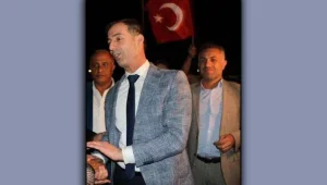 Türk bayrağına yakışan karşılama