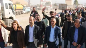 İki kentte insanlık yürüyüşü