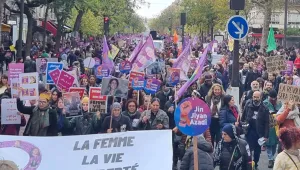 Erkek, devlet şiddeti protesto edildi
