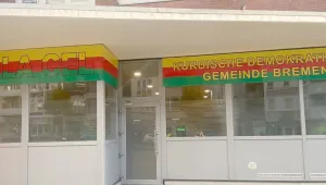 Evini basıp çıplak aradılar
