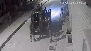 Kürt kıyafetlilere işkence