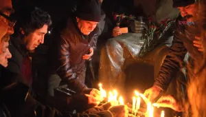 Mum yakıp niyaz dağıtalım