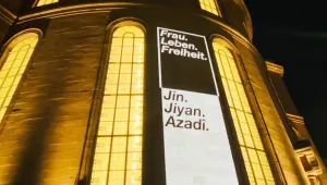 Pauls Kilisesi'ne ‘Jin jiyan azadî’ yazıldı