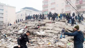 Deprem ve akbabaların hücumu