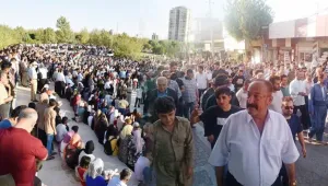 Hükümetin istifası istendi