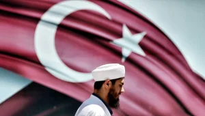 Tufeyli ve zehir saçan dili