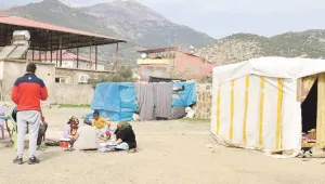 Depremzedeler çadıra ulaşamıyor