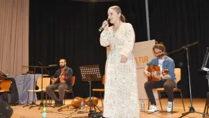 Depremzedeler için konser