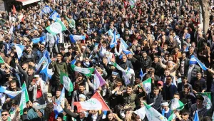 Aday karşılama mitinge döndü