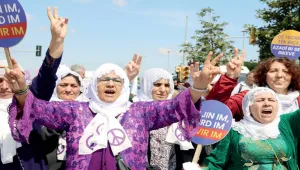 Kadınlar değiştirmeye geliyor