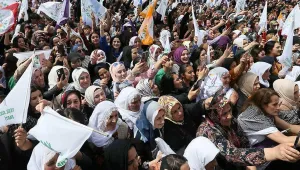 Kadınlar gümbür gümbür geliyor