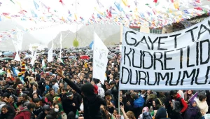 Partiyi savunmanın dayanılmaz hafifliği