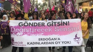 Mor Dayanışma'ya gözaltı