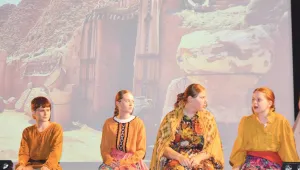 Else’nin okulunda Şahmaran oyunu