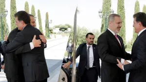 İşgalciye baş ve topuk selamı