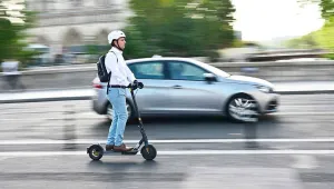 Paris’te e-scooter yasağı