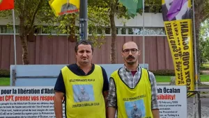 Nöbeti gençler devraldı