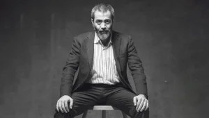 ‘Şair ilk kez oyunun dışına itilmiştir’