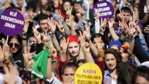 Genç kadınlar umutsuz