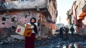 Aynadaki yüzüne tükürenler