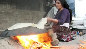 Evinin önündeki ocak geçim kaynağı