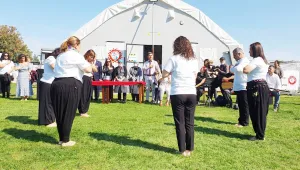 Londra’da aşure dağıtıldı