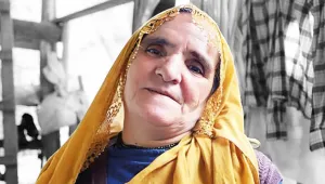 Omuzlarında dört mevsimin yükü