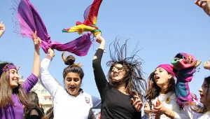 Dünya yerinden oynar, kadınlar özgür olsa…