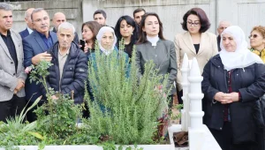 Poyraz ve Tanhan'ın mezarlarını ziyaret