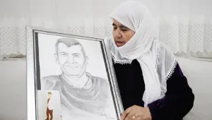 Başı dik, tıpkı çocukları gibi