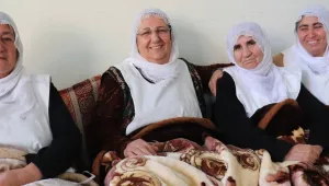Omuz omuza yeni yıla giriyorlar