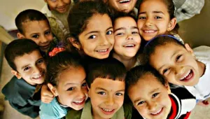 Çocuklar öldürülmesin, şeker de yiyebilsinler