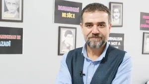 Apoletli gazetecilik prim yapıyor