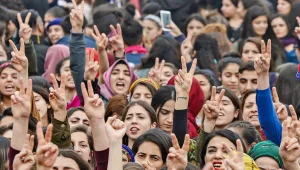 Halk, kolpacılara geçit vermez