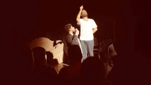 Travis Kürtçe konuşunca yasaklandı