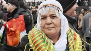 Hala dimdik, 90’lı yıllardaki gibi