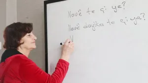 Kürtçeden vazgeçmedi