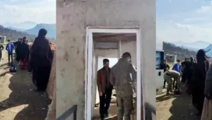 Köy girişine X-ray cihazı