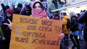İstanbul sokakları mora boyandı
