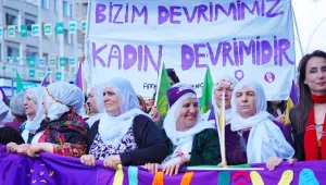 Nöbeti devralan kadınlar