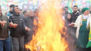 Yağış altında üç ateş