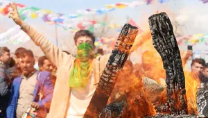 Newroz ateşi özgürlük yolunu aydınlatıyor