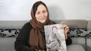 Leyla’nın gözlerinden öpüyorum