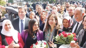 Halka hizmet için geldik